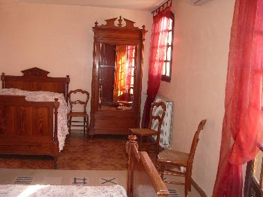 Chambre 2 lits dble climatis�e avec Lavabo et balcon sur piscine