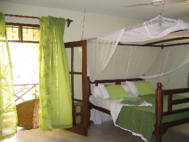 Chaque chambre a des portes fen�tres donnant sur balcon priv�!