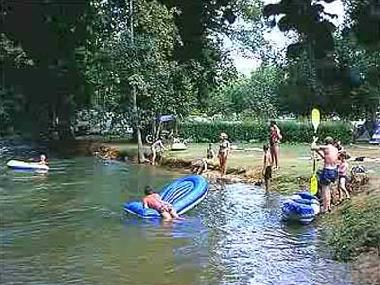 Maison de vacances �/en/au Cenac et St Julien (Dordogne)ou appartement ou maison de vacances