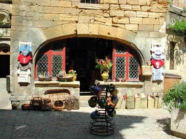 Maison de vacances �/en/au Cenac et St Julien (Dordogne)ou appartement ou maison de vacances