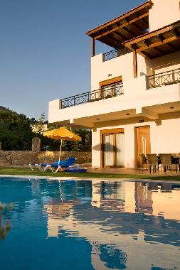 Maison de vacances �/en/au lindos (Dodekanisos)ou appartement ou maison de vacances