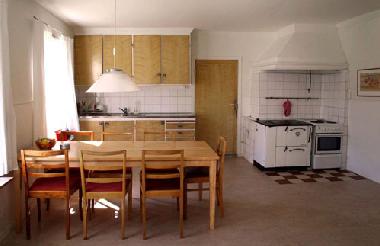 Cuisine avec table pour 7-14 personnes