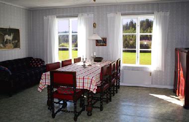 Salle-�-manger avec table pour 8 personnes 