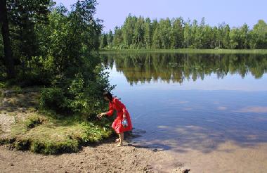  Le lac Ljustj�rnen avec plage de sable pour les enfants