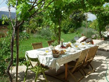 Chambre avec petit d�jeuner �/en/au Coustellet (Vaucluse)ou appartement ou maison de vacances