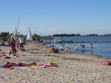 Maison de vacances /en/au balk (Friesland)ou appartement ou maison de vacances