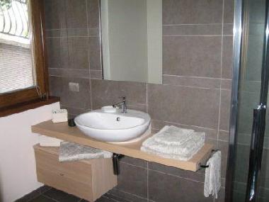 Chambre avec petit djeuner /en/au RIVA DI SOLTO (Bergamo)ou appartement ou maison de vacances