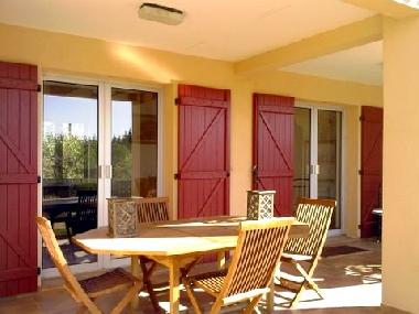 Maison de vacances /en/au AUPS (Var)ou appartement ou maison de vacances