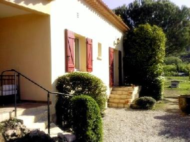 Maison de vacances /en/au AUPS (Var)ou appartement ou maison de vacances