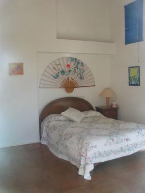 chambre avec balcon acces terrasses et pool