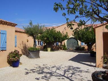 Maison de vacances �/en/au COLLIAS (Gard)ou appartement ou maison de vacances