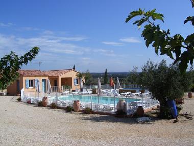 Maison de vacances �/en/au COLLIAS (Gard)ou appartement ou maison de vacances