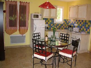 Maison de vacances �/en/au COLLIAS (Gard)ou appartement ou maison de vacances