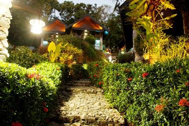 Htel /en/au Kata (Phuket)ou appartement ou maison de vacances