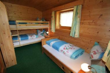 Chambre pour trois personnes.