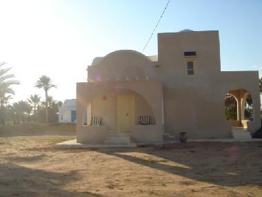 Maison de vacances �/en/au Midoun (Madanin)ou appartement ou maison de vacances