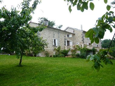 Maison de vacances �/en/au Riberac (Dordogne)ou appartement ou maison de vacances