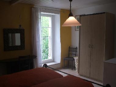 Maison de vacances �/en/au passenans (Jura)ou appartement ou maison de vacances