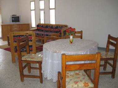 Dining Room & Lounge