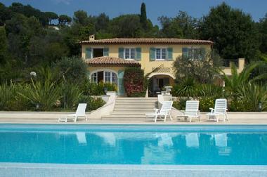 Maison de vacances �/en/au MOUGINS (Alpes-Maritimes)ou appartement ou maison de vacances