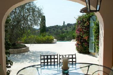 Maison de vacances �/en/au MOUGINS (Alpes-Maritimes)ou appartement ou maison de vacances