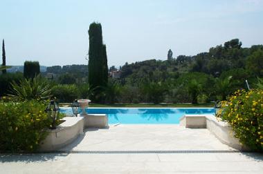 Maison de vacances �/en/au MOUGINS (Alpes-Maritimes)ou appartement ou maison de vacances