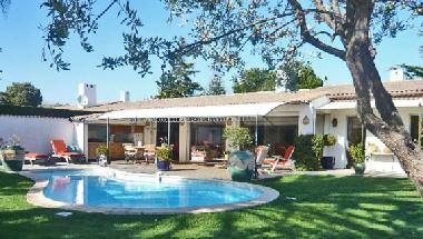 Maison de vacances �/en/au Villeneuve Loubet (Alpes-Maritimes)ou appartement ou maison de vacances
