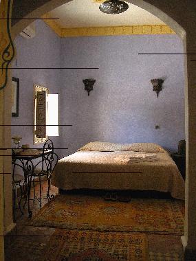 Chambre avec petit d�jeuner �/en/au N