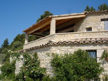 Maison de vacances �/en/au Le Barroux (Vaucluse)ou appartement ou maison de vacances
