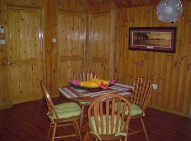 Salle � manger pour 4 - Deuxi�me �tablissement