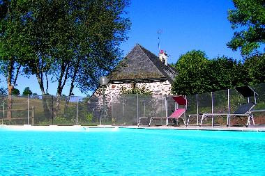 Maison de vacances �/en/au SAIN BONNET DE SALERS (Cantal)ou appartement ou maison de vacances