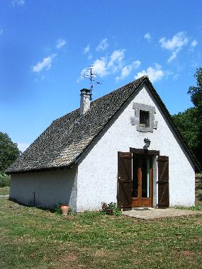 Maison de vacances �/en/au SAIN BONNET DE SALERS (Cantal)ou appartement ou maison de vacances