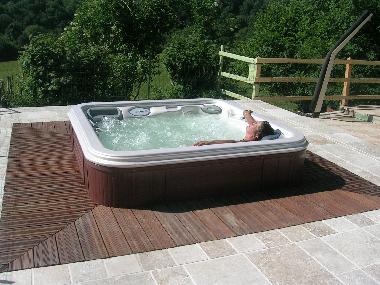 Maison de vacances �/en/au SAIN BONNET DE SALERS (Cantal)ou appartement ou maison de vacances