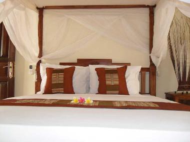 Queen size hotel bed