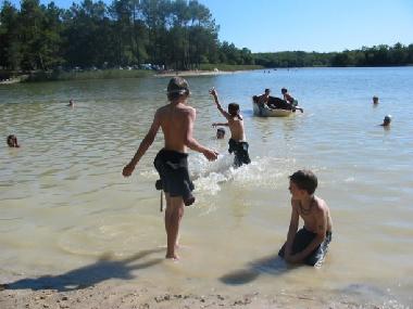 Maison de vacances /en/au Bertric Buree (Dordogne)ou appartement ou maison de vacances