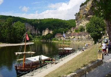Maison de vacances /en/au Bertric Buree (Dordogne)ou appartement ou maison de vacances