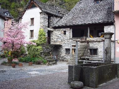 Maison de vacances �/en/au Moghegno (Lago Maggiore)ou appartement ou maison de vacances