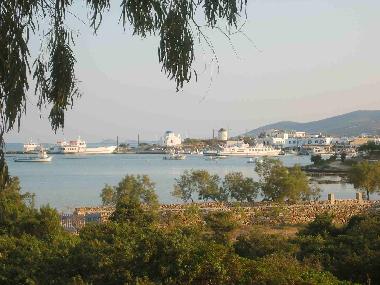 vue de la terrasse au village et au port de pcheur