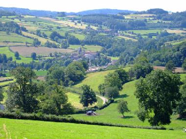 Appartement de vacances /en/au matour (Sane-et-Loire)ou appartement ou maison de vacances