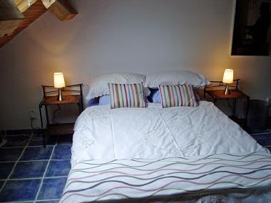 Chambre avec petit d�jeuner �/en/au St Beat (Haute-Garonne)ou appartement ou maison de vacances