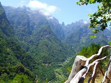 Chambre avec petit djeuner /en/au Calheta (Madeira)ou appartement ou maison de vacances