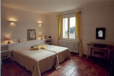 Maison de vacances �/en/au Lacoste (Vaucluse)ou appartement ou maison de vacances