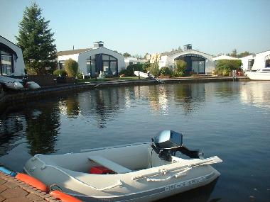 Bateau �/en/au Lemmer (Friesland)ou appartement ou maison de vacances