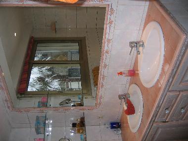 Chambre avec petit djeuner /en/au antibes (Alpes-Maritimes)ou appartement ou maison de vacances