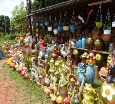 Le march� de poterie � Aregua