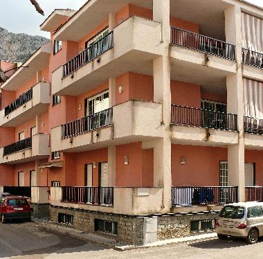 Maison de vacances /en/au Isola delle Femmine (Palermo)ou appartement ou maison de vacances