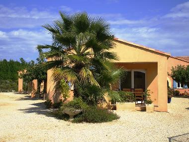 Maison de vacances �/en/au COLLIAS (Gard)ou appartement ou maison de vacances