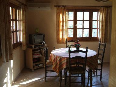 Maison de vacances �/en/au Moraitika (Kerkyra)ou appartement ou maison de vacances