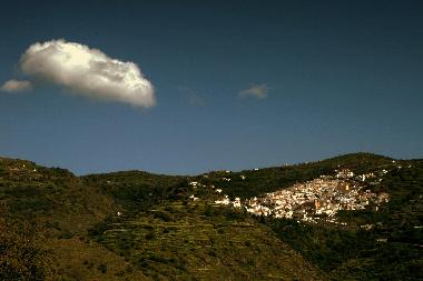 La vue de Ioulis (le grand village) par la veranda de la maison 