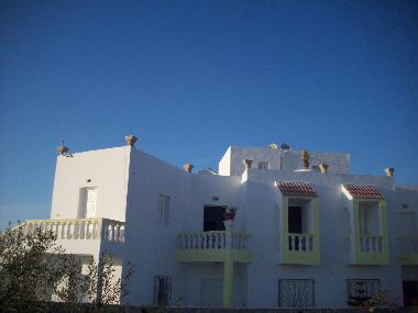 Maison de vacances �/en/au Midoun (Madanin)ou appartement ou maison de vacances